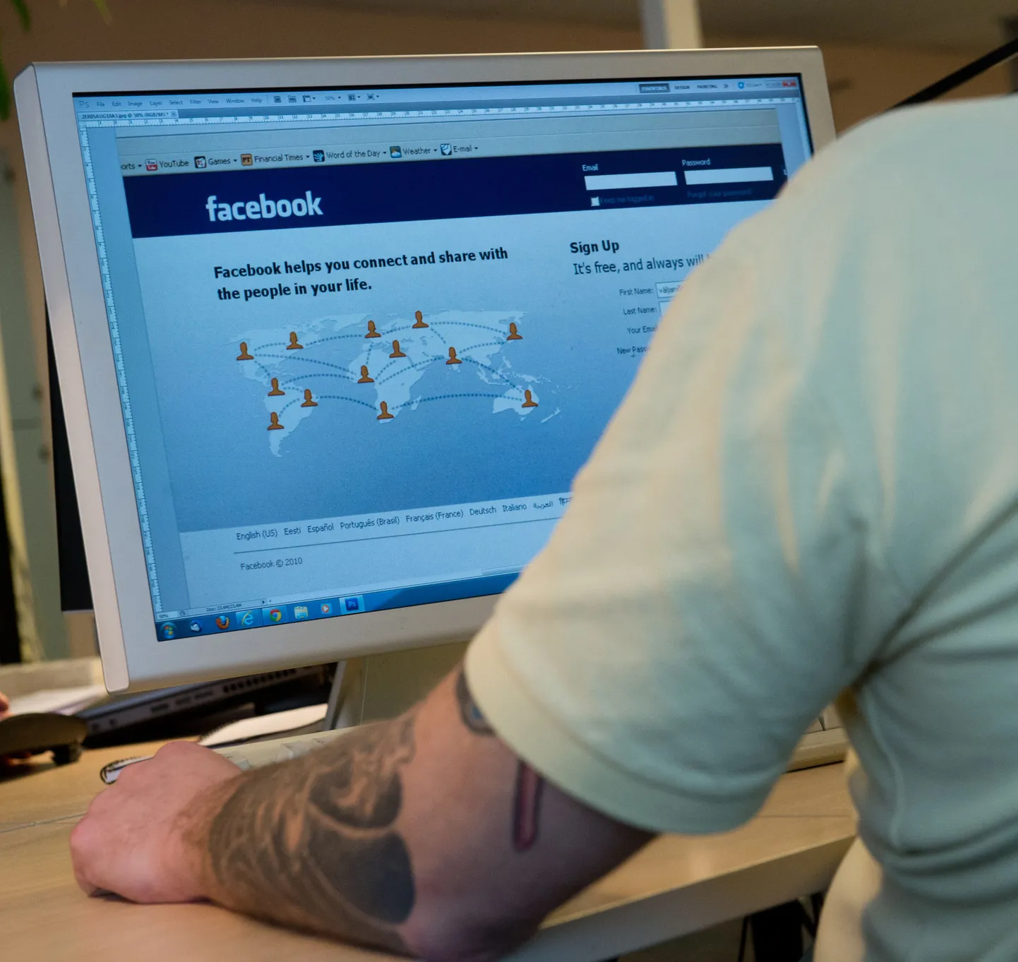 Tallinna Keskraamatukogus saab õppida Facebooki kasutamist.