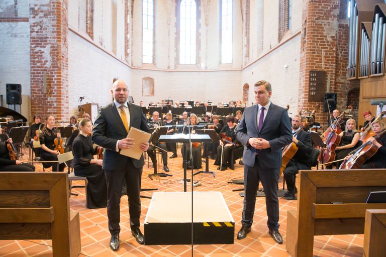 SA Tartu Jaani Kirik juhatuse esimees Juhani Jaeger (vasakul) ja SA Tartu Kultuurkapital juhataja Kristjan Silm.