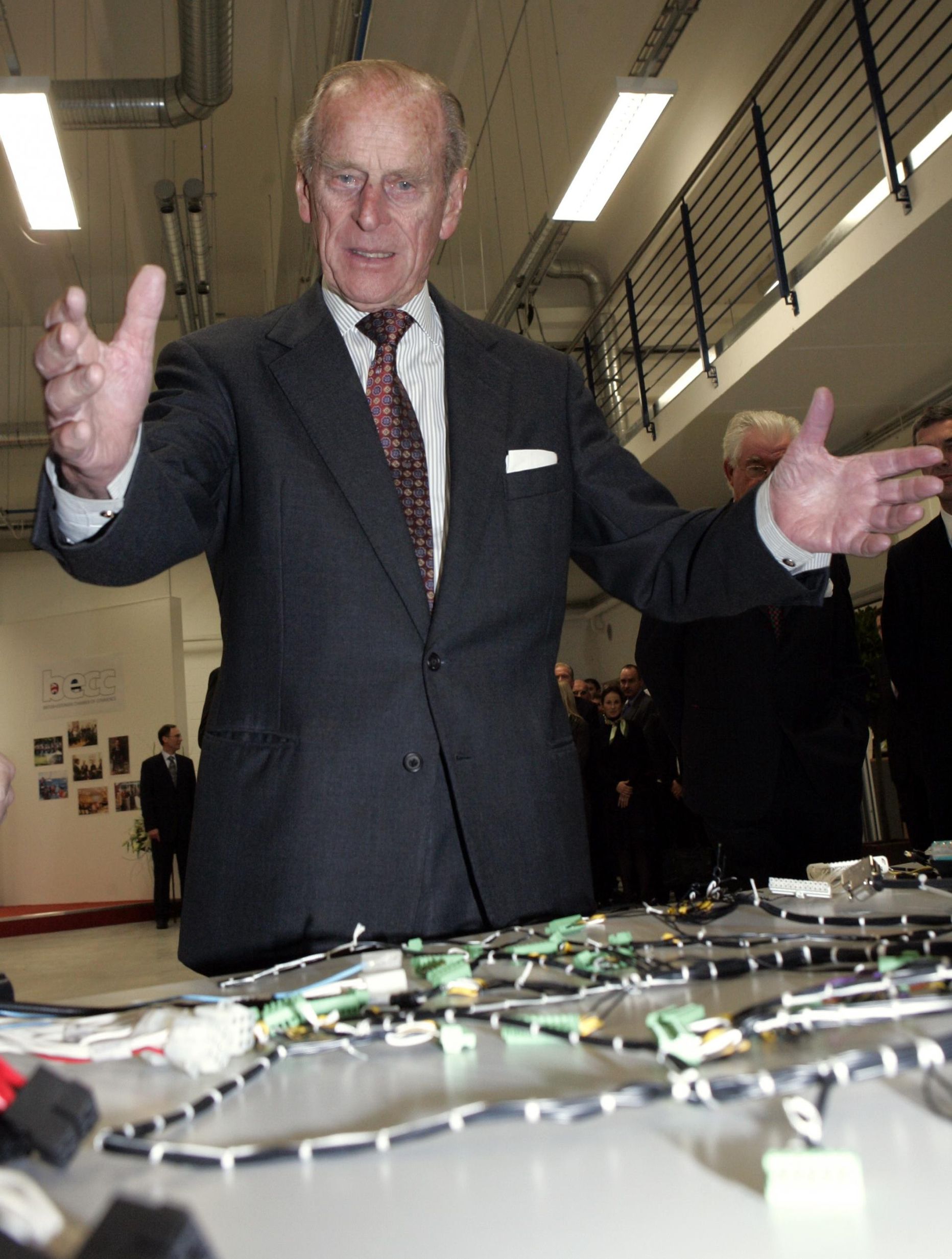 «Ma kuulutan selle asja avatuks, ükskõik mis see ka oleks!». Suur­britannia kuninganna Elizabeth II visiit Tallinna 2006. aasta oktoobris. Edinburghi hertsog prints Philip avas Tallinnas tehase.