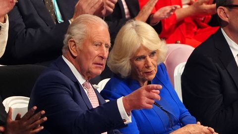 ÖÖ LOSSIS ⟩ Charlesi ja Camilla unikaalne magamiskorraldus, mis on üllatavalt mõistlik