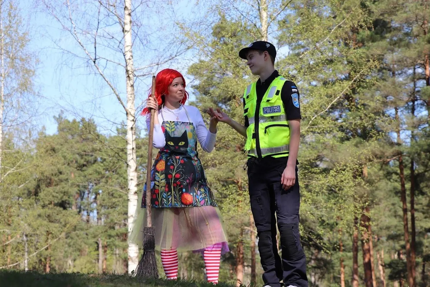 Viljandi Jakobsoni kooli balletistuudio tantsuetendus "Nõia tütar" on inspireeritud Kristiina Kassi raamatust "Nõianeiu Nöbinina". Peaosades on Nelli Kasuk ja Andris Allikoja.