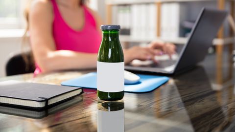Paljud nootroopsed joogid sisaldavad kofeiini, kuid see on peidetud nootroopsetes koostisosades nagu roheline tee, roheline kohv, guarana ja yerba mate. Paljud nootroopsed joogid sisaldavad kofeiini, kuid see on peidetud nootroopsetes koostisosades nagu roheline tee, roheline kohv, guarana ja yerba mate.