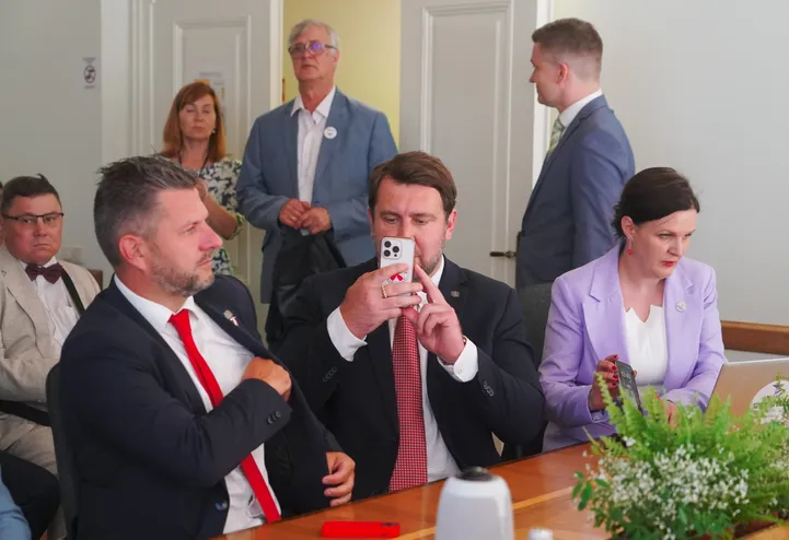 Суверенная власть.