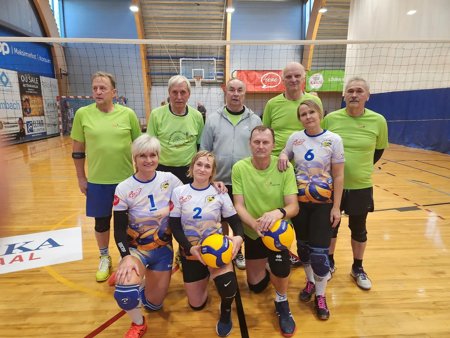 Järvamaa võrkpalliseeniorite segavõistkond ei kaotanud turniiril ühtegi mängu.