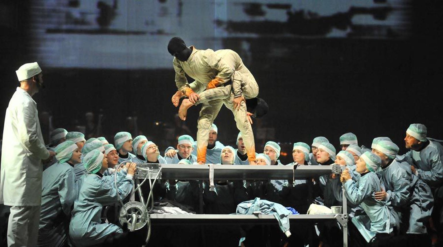 Timo Steineri ooperi «Kaks pead» esiettekanne reedel Noblessneri valukojas.
