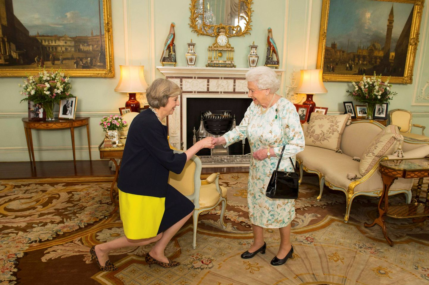 Theresa May ja kuninganna Elizabeth II