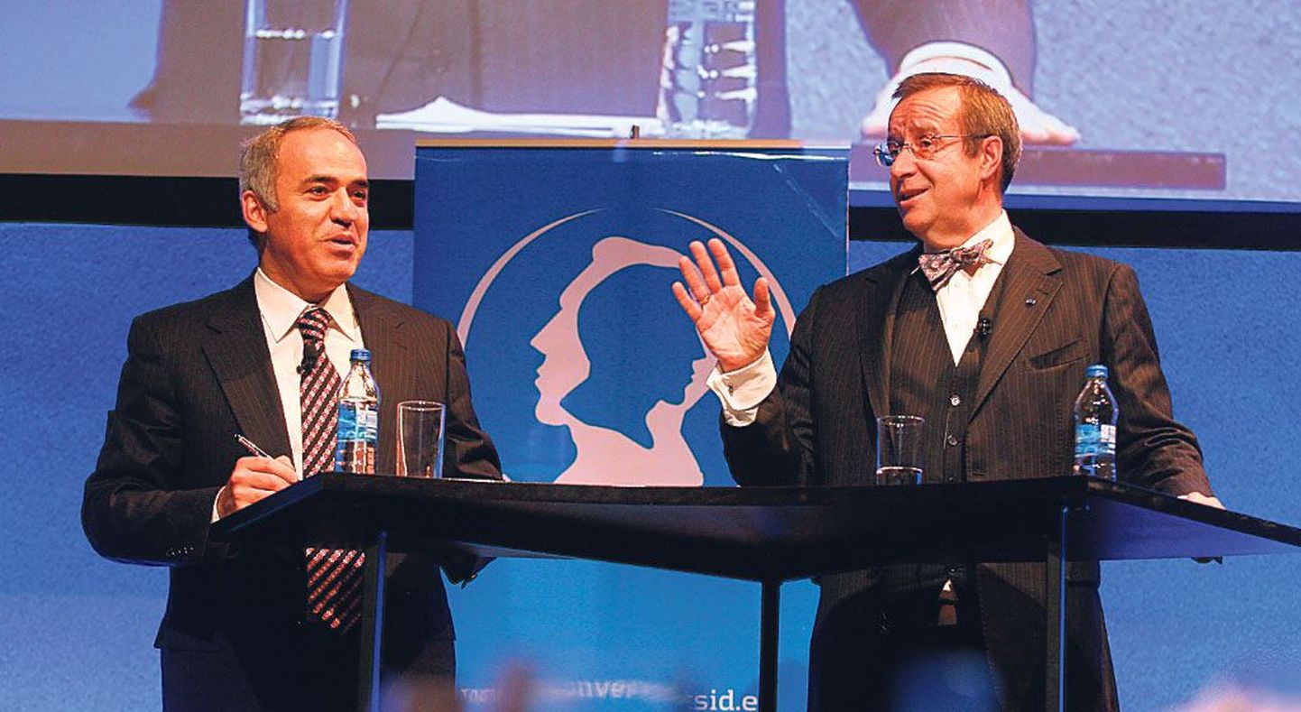 Neljapäeva õhtul Pärnu kontserdimajas arutlesid Eesti president Toomas Hendrik Ilves ja malekuningas Garri Kasparov, kuidas loominguline mõtlemine maailmas taas käima tõmmata.