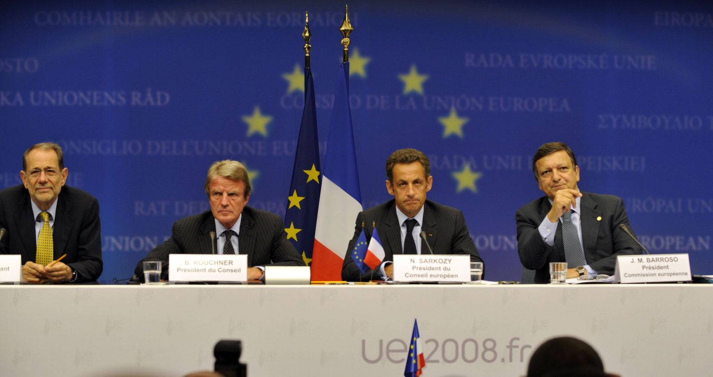 ELi välispoliitika juht Javier Solana, Prantsusmaa välisminister Bernard Kouchner, Prantsusmaa president Nicolas Sarkozy ja Euroopa Komisjoni president  Jose Manuel Barroso eilsel tippkohtumisel Brüsselis.