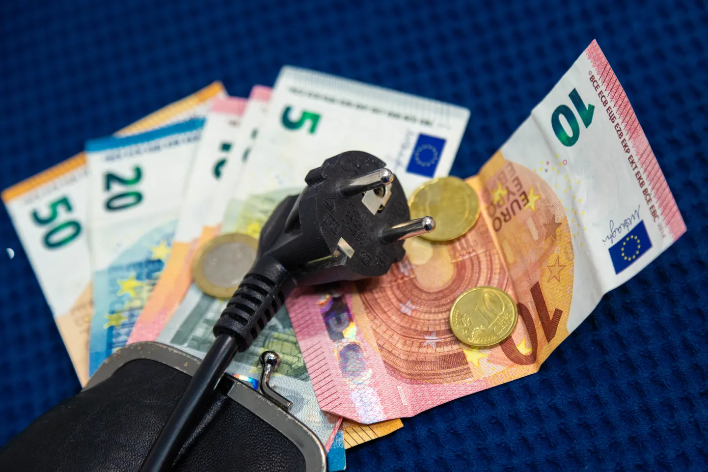 Raha ja elektri tarbimine.