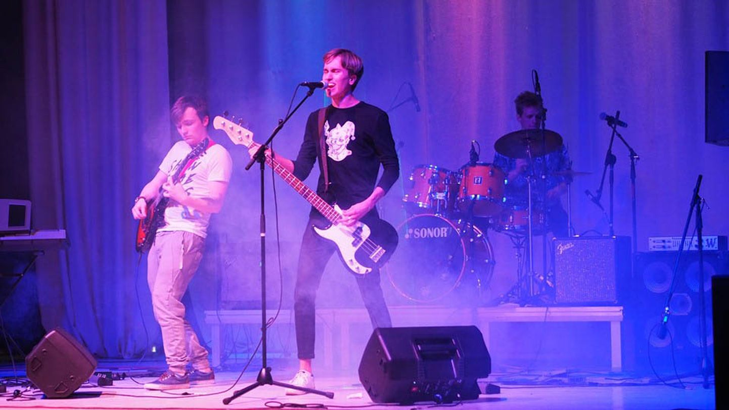 Eelmise noortebändide konkursi võitis ansambel Suur Vanker. Praegu teevad bändi liikmed muusikukarjääri pealinnas.