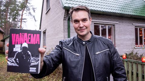 GALERII ⟩ Varjatud seksuaalkuriteod Eestis: Sass Henno esitles häirivat uut raamatut