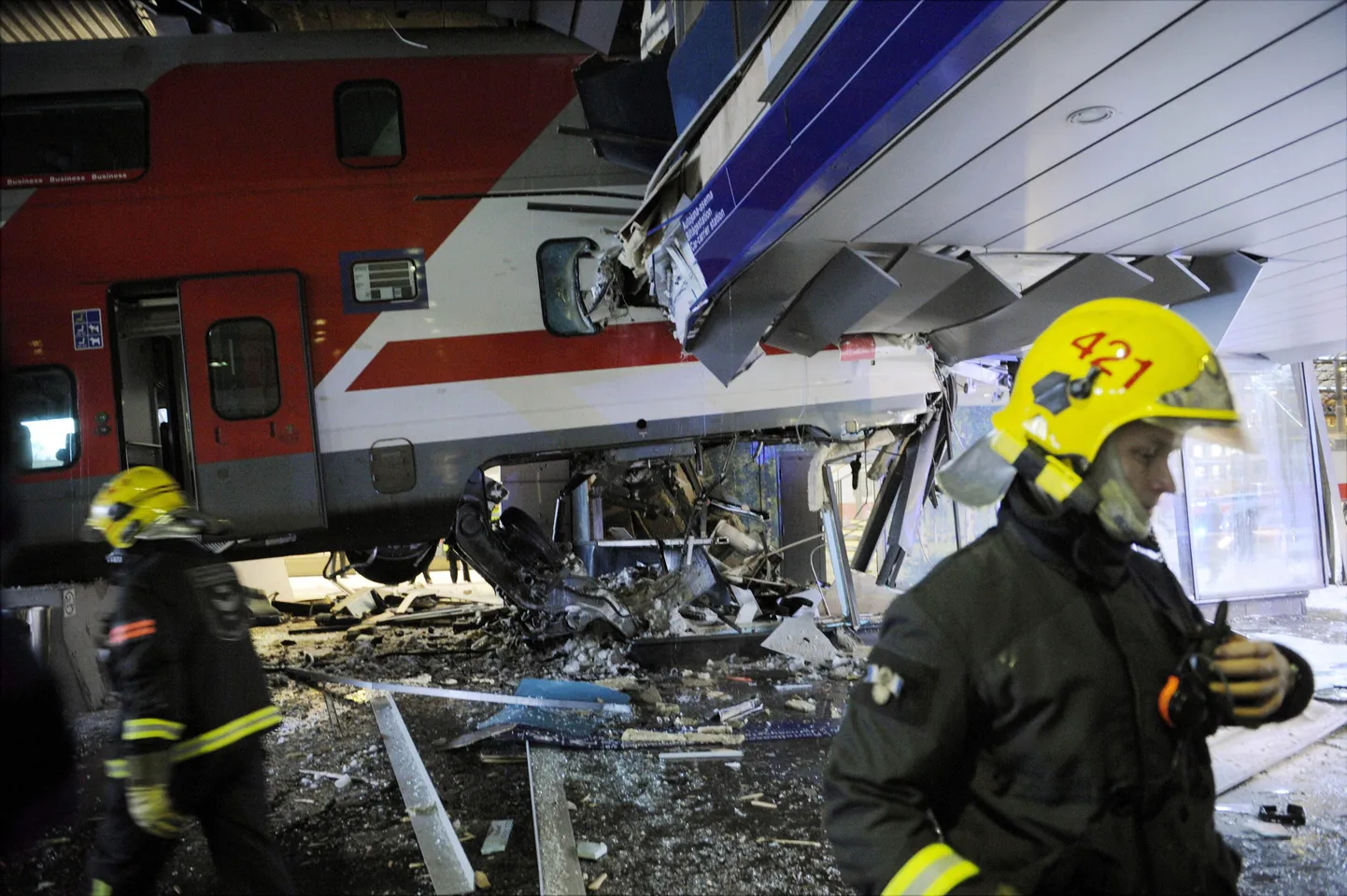 Спасатели на месте ДТП в Хельсинки. Фото иллюстративное.