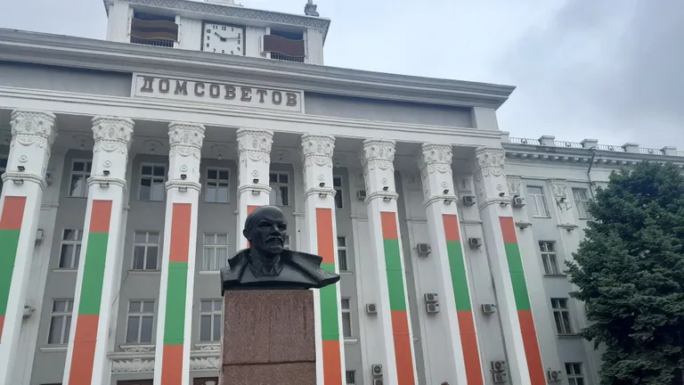 Transnistria. Valitsushoone Leniniga