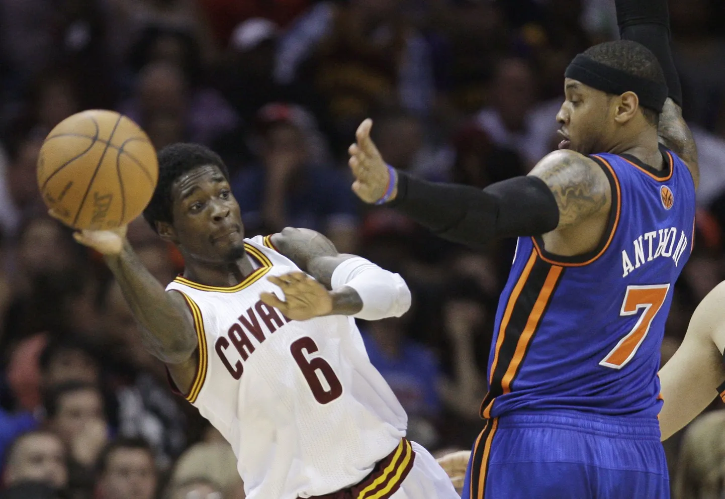 Manny Harris (vasakul) Cleveland Cavaliersi särgis