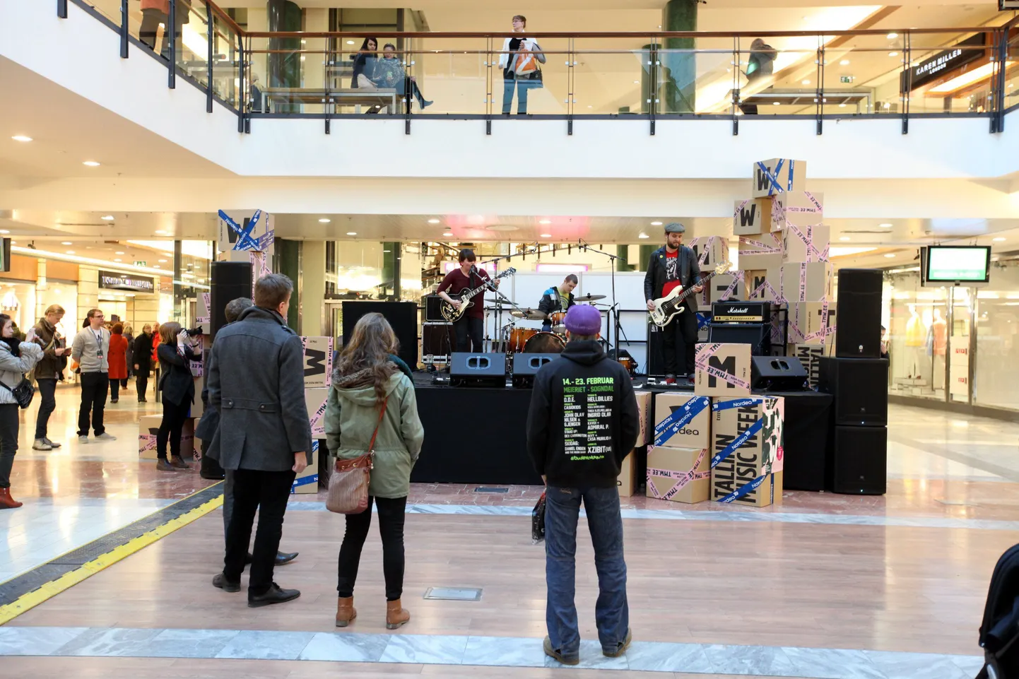 Tallinn Music Week 2014: linnalavad esimene päev. Carrot Lights ja Sibyl Vane Viru keskuses ning State of Zoe Jaani Seegis