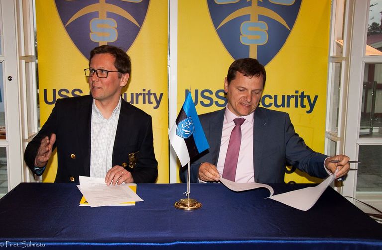 USS Security juhatuse esimees Meelis Krämann ja ESS Kalev Jahtklubi klubiülem Indrek Ilves 2015. hooaja koostöölepingu allkirjastamas - foto: