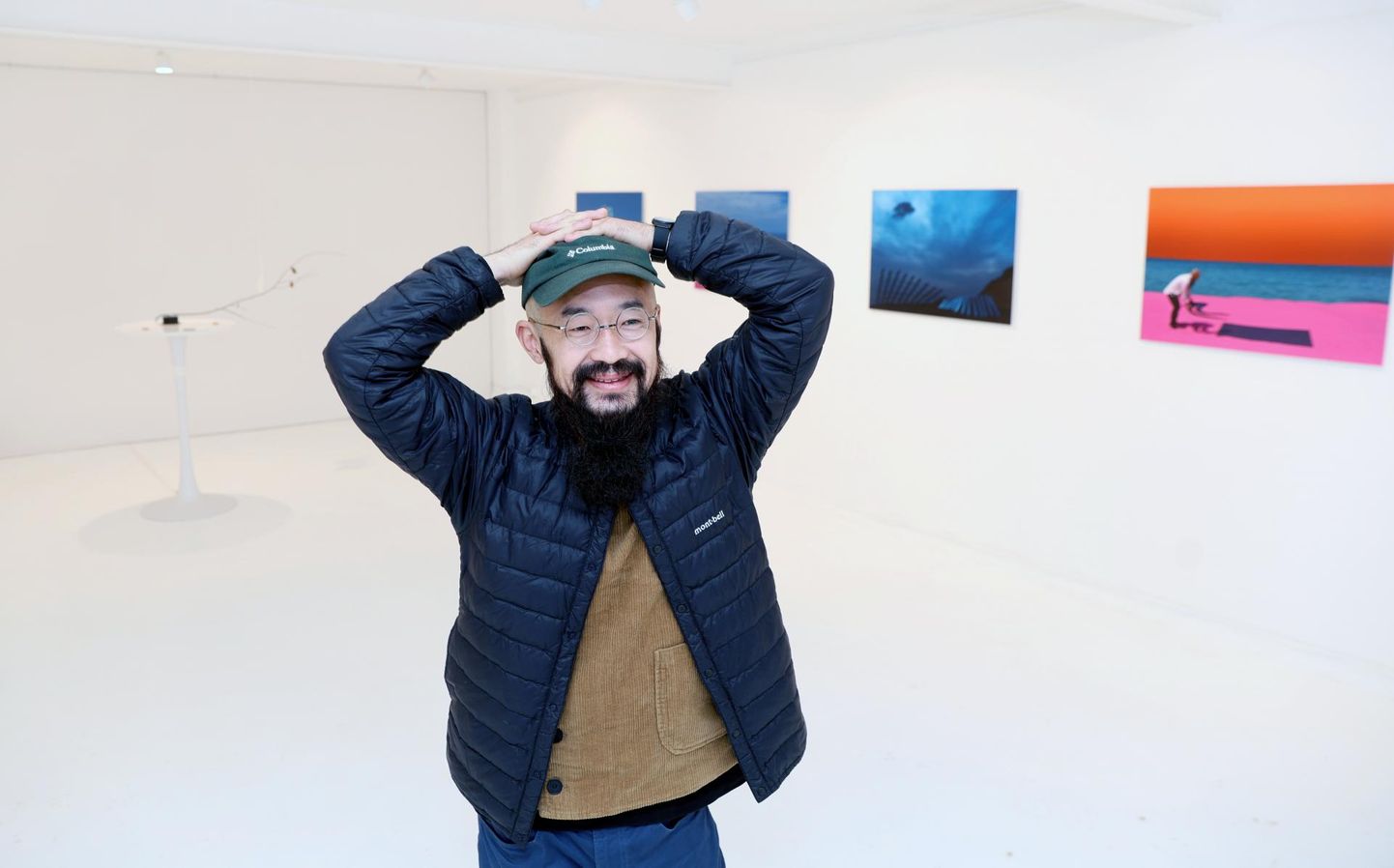 Haki galeriisse on Narihiro Matsumoto seadnud näituseks oma fotodele lisaks ruumilise teose, milleks talle andis inspiratsiooni Tartus ema ja lapse jalutuskäigu vaatlemine.