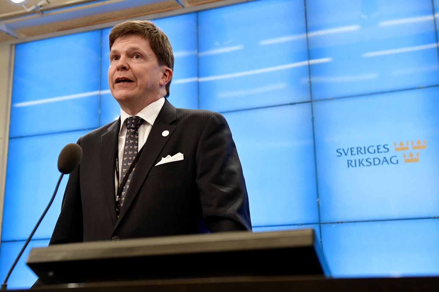 Zviedrijas parlamenta jaunais spīkers no konservatīvās Moderātu partijas Andreass Norlens