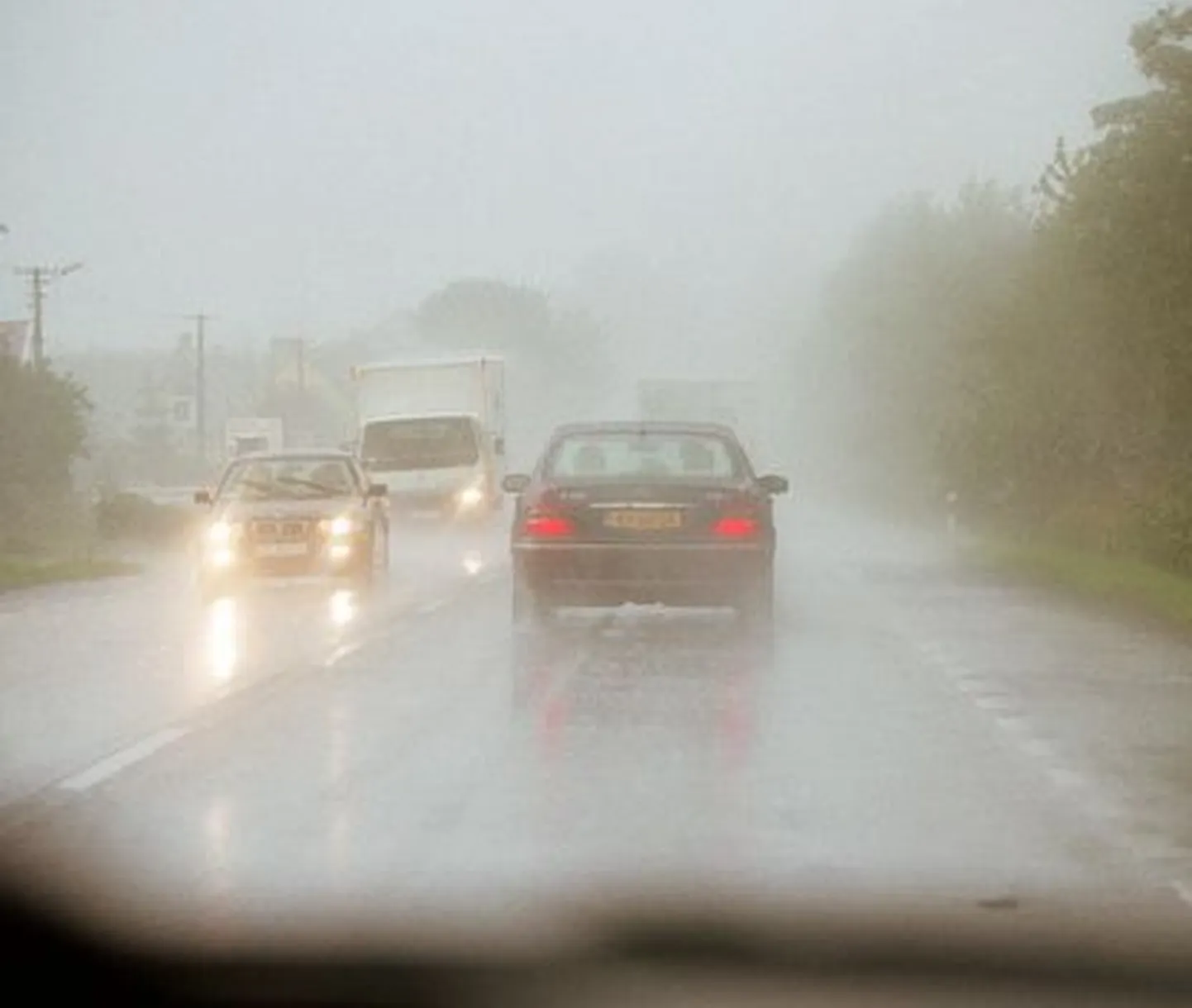 Autojuht rikkus 15 minutiga 11 liikluseeskirja