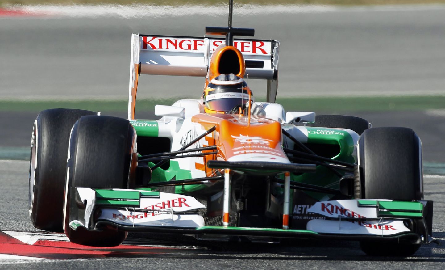 Nico Hülkenberg oli Force India roolis ennelõunal Barcelona testipäeva kiireim mees.