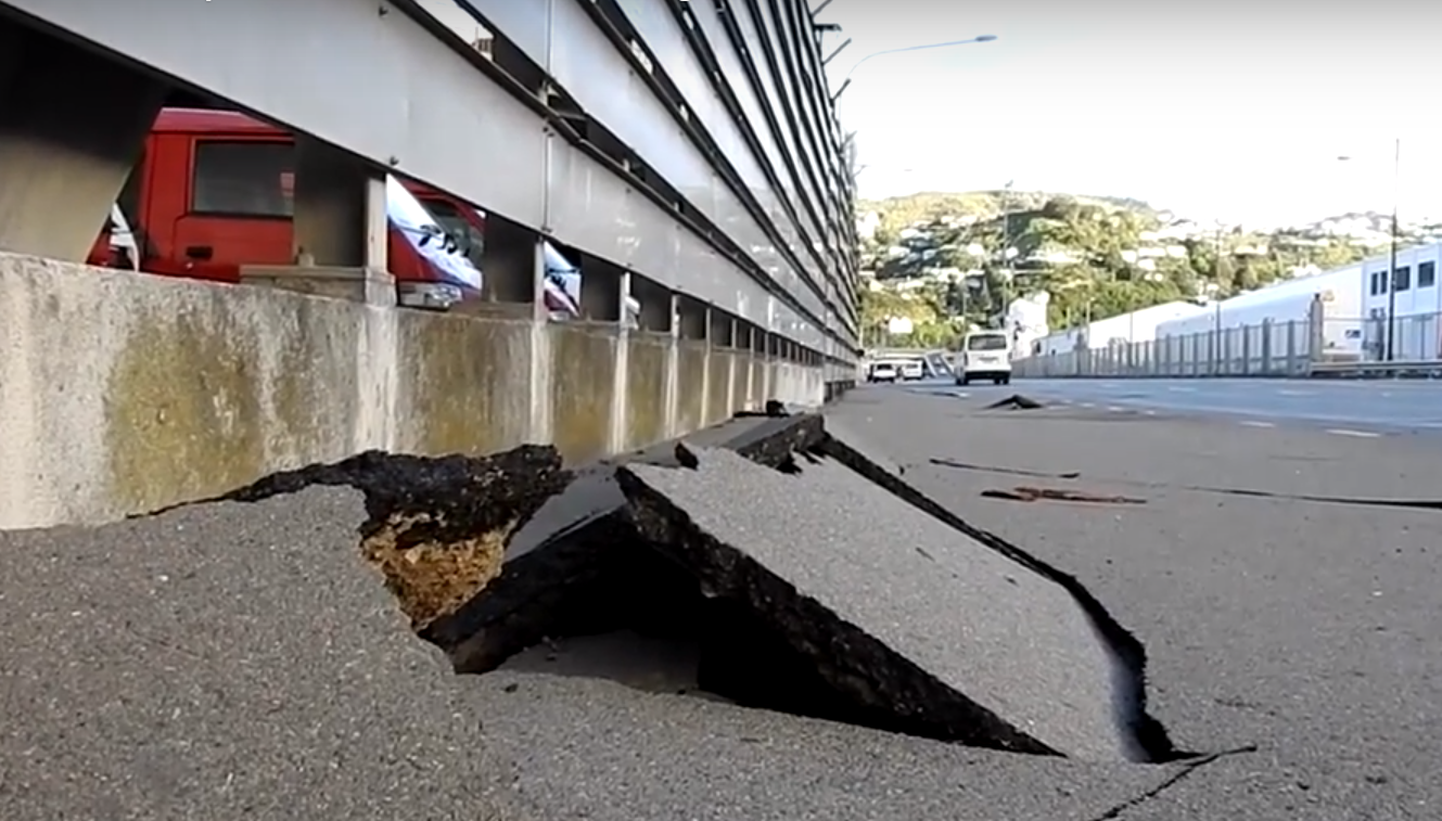 Uu-Meremaad raputanud maavärina purustused.