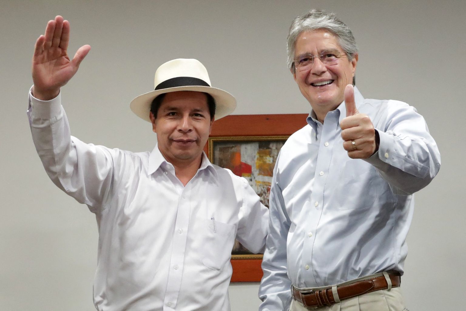 Peruu president Pedro Castillo (vasakul) koos oma Ecuadori ametivenna Guillermo Lassoga.