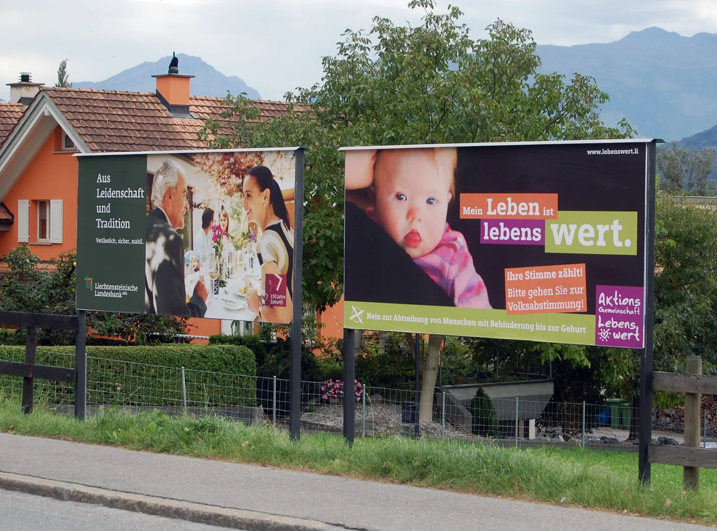 Abordi seadustamise vastane plakat Vaduzis.