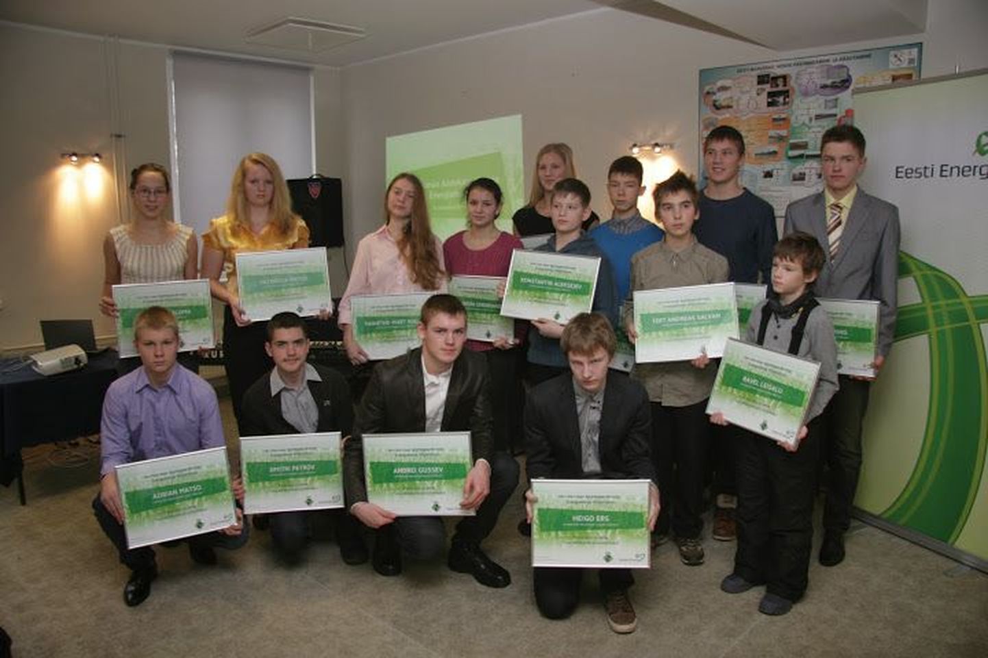 Предприятие Eesti Energia и Cоюз самоуправлений Ида-Вирумаа вручили 22 школьникам стипендии в общей сумме 6500 евро на развитие деятельности по интересам.