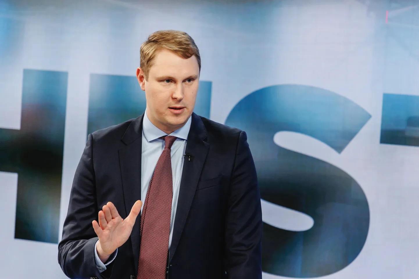 09.11.2021, Tallinn. Saade "Otse Postimehest". Külaline on Raimond Kaljulaid, saatejuht Jelena Poverina.