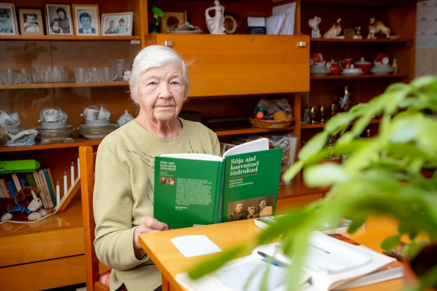 NIINA LOO leiab ka raamatutest "Sõja ajal kasvanud tüdrukud" ja "Meie viiekümnendad", mis räägivad keerulistel aegadel elanud Eesti naiste saatusest.