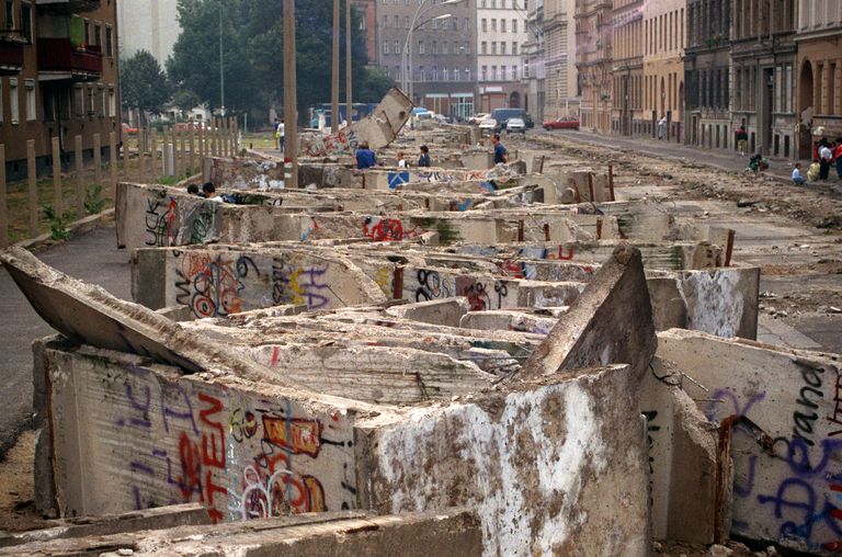 Berliini müüri lammutamine 1990