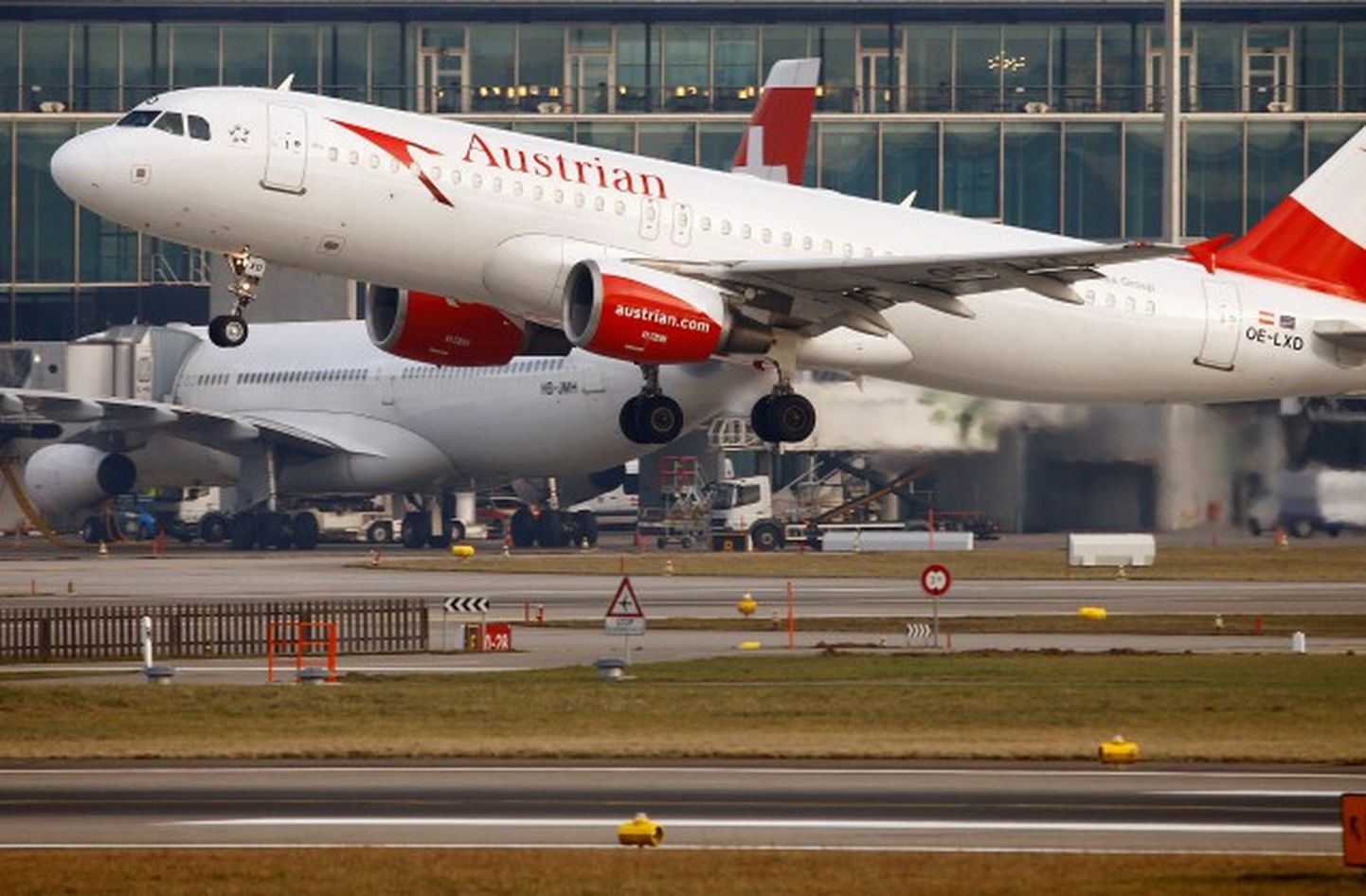 Самолет Airbus A320-216 авиакомпании Austrian Airlines
