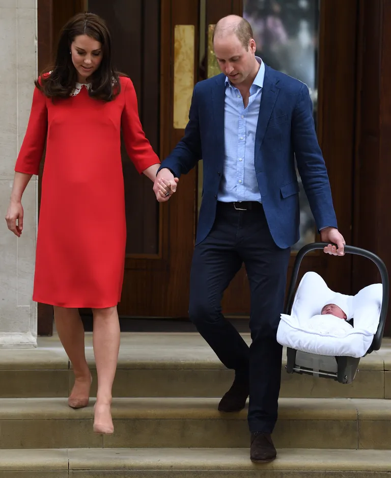 Prints William, hertsoginna Catherine ja nende uus poeg