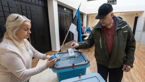На выборах в Рийгикогу проголосовала почти половина избирателей