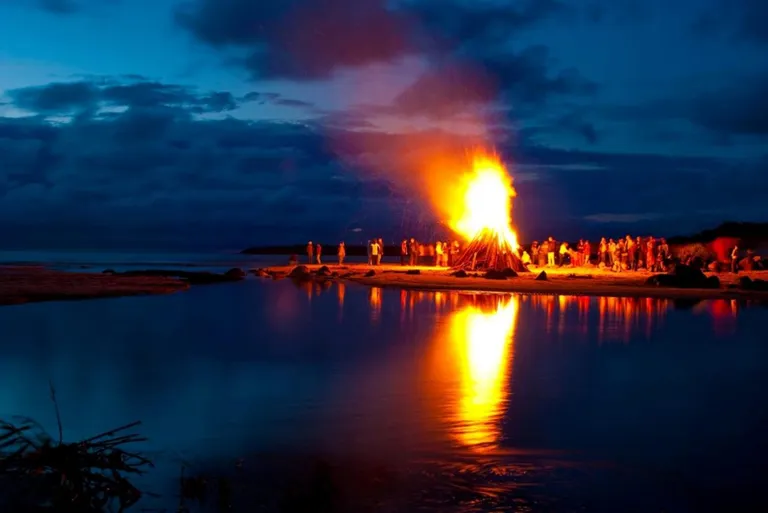 Muinastulede öö.