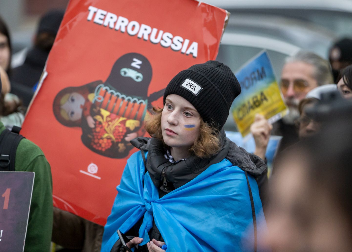 Venemaa agressioonivastane meeleavaldus Moldova pealinnas asuva Vene saatkonna ees 24. veebruaril 2023. a.