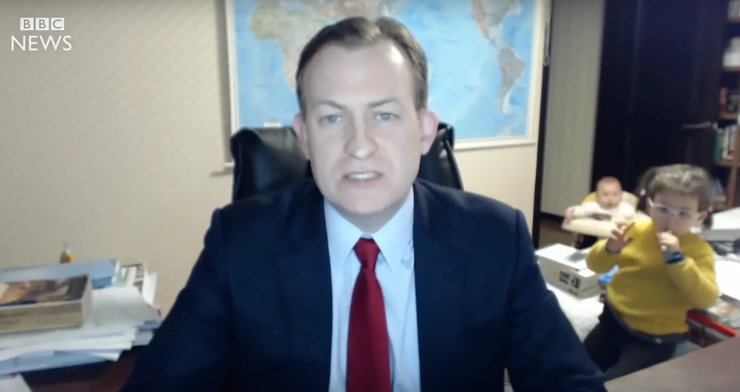 Robert Kelly andis 2017. aastal BBC-le intervjuud, kui tema lapsed tuppa tormasid ja kogu pere hetkega üle maailma kuulsateks tegid.
