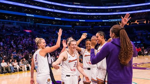Laksa metienus neizdara, "Mercury" izcīna sezonas 20. uzvaru WNBA
