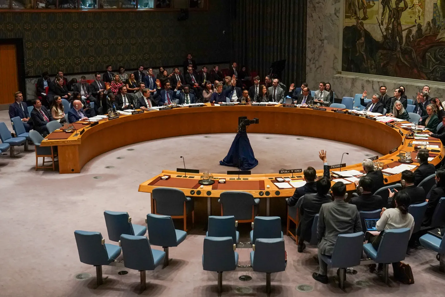 Россия проголосовала за представленную США в Совбезе ООН резолюцию по Украине.