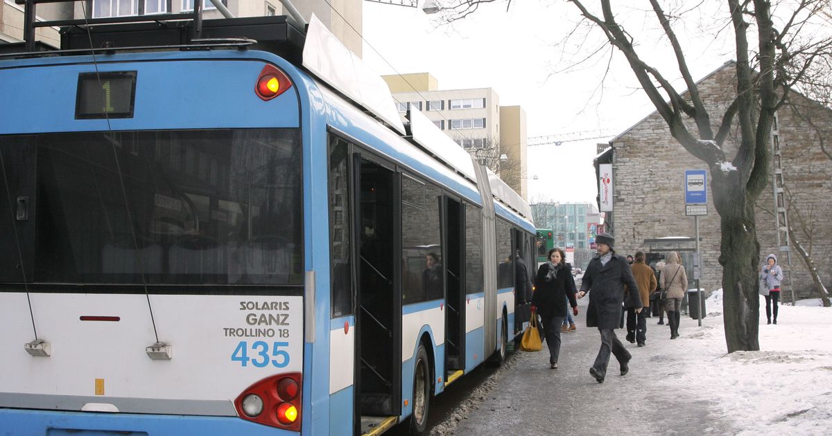 Читатель негодует: почему реклама лимонада в таллиннских троллейбусах ...