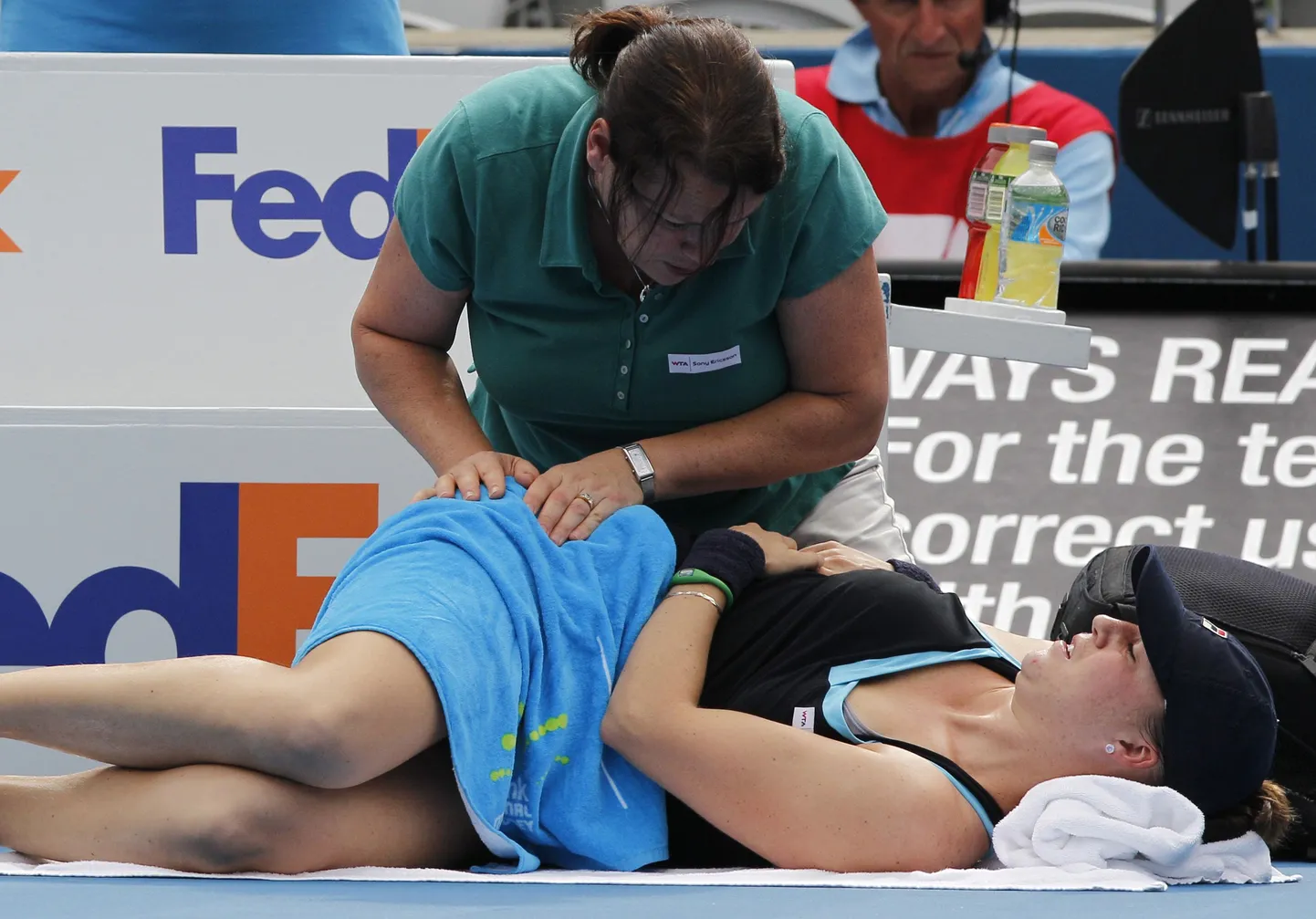 Алисе Клейбановой стало плохо во время турнира в Австралии в январе прошлого года.