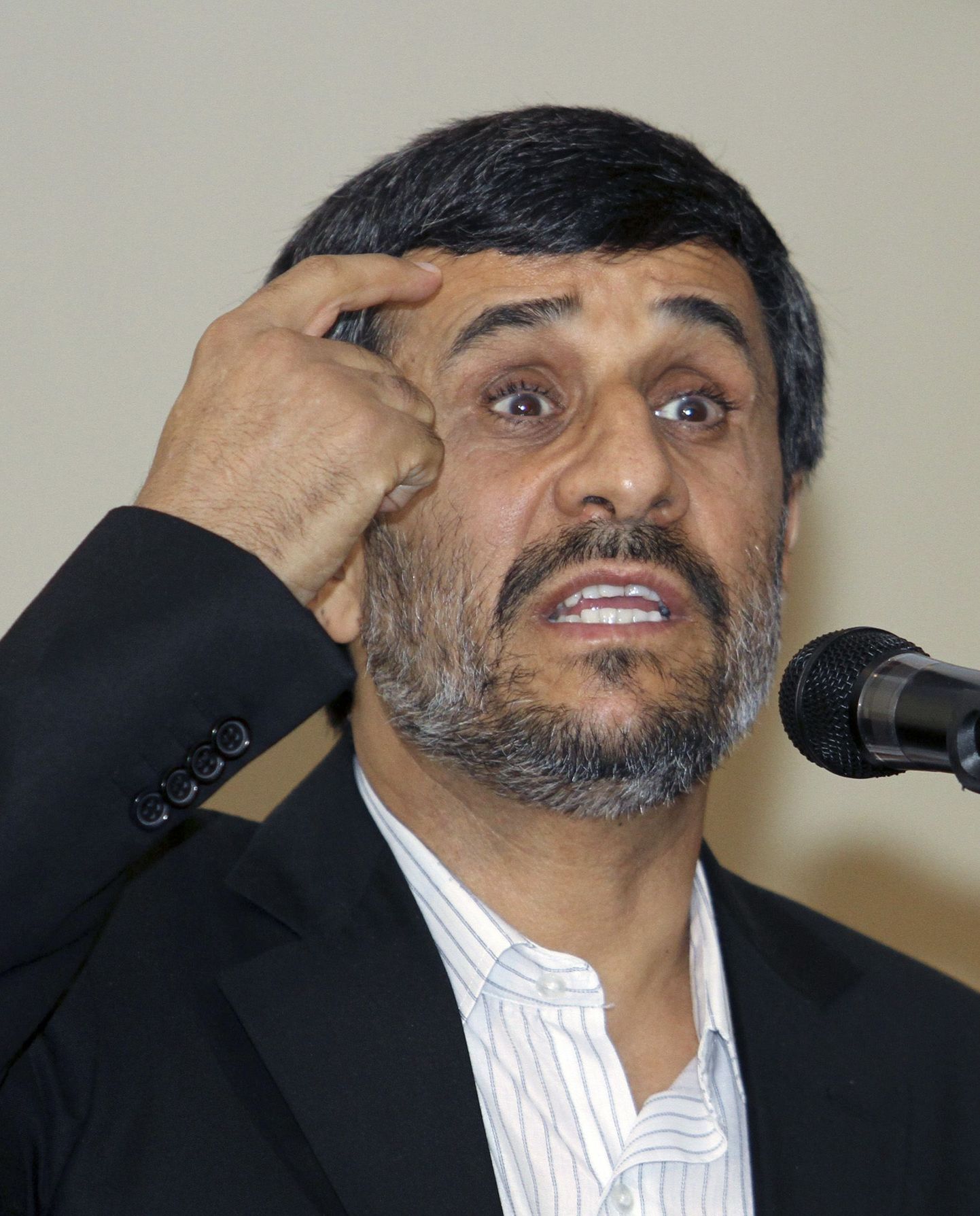 Махмуд Ахмадинежад обеспокоен рождаемостью в стране.