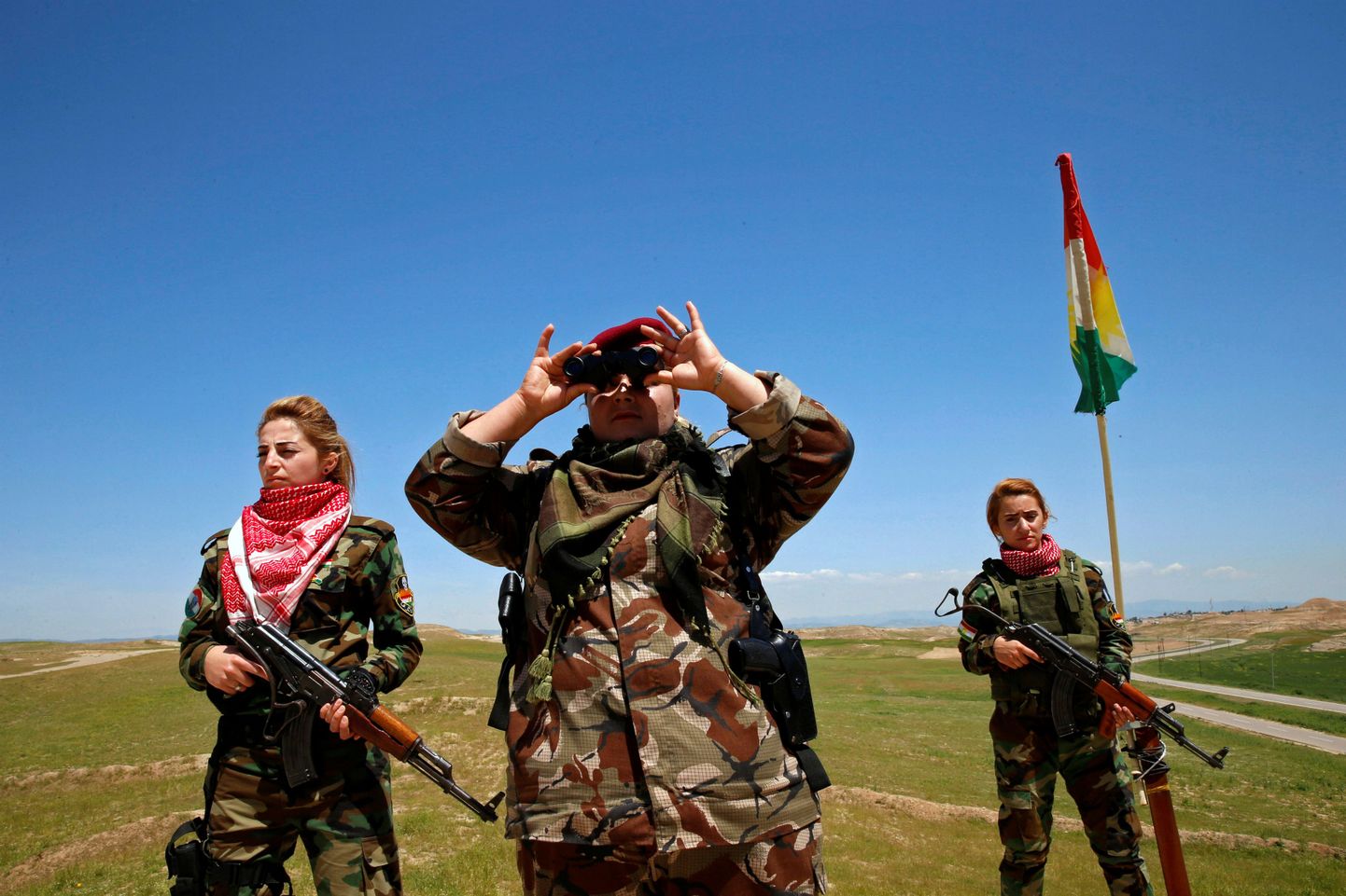 Iraagi kurdivägede naisüksuslased.