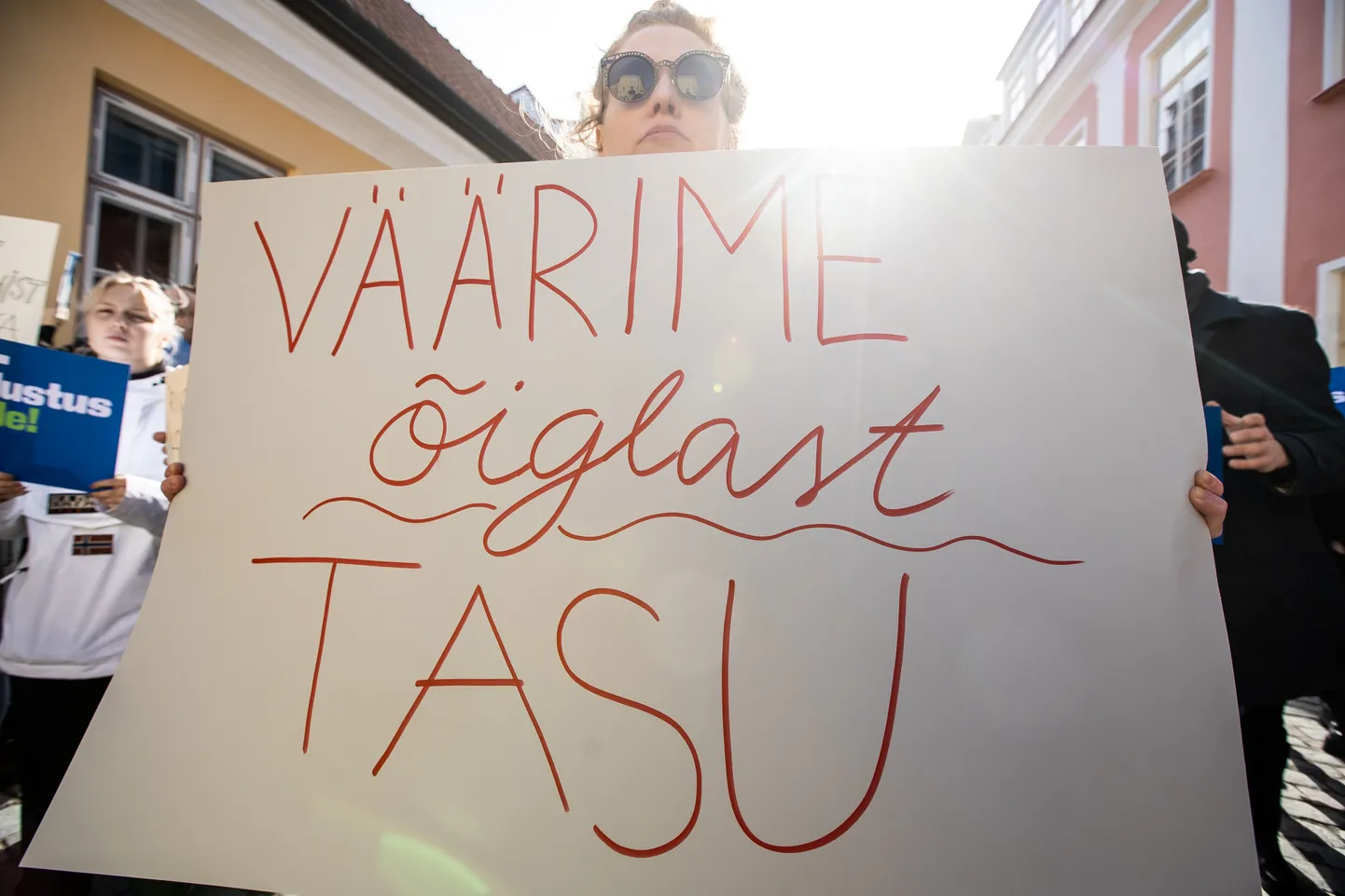Kultuuritöötajate meeleavaldus Stenbocki ees 2023. aastal. Foto on illustreeriv.