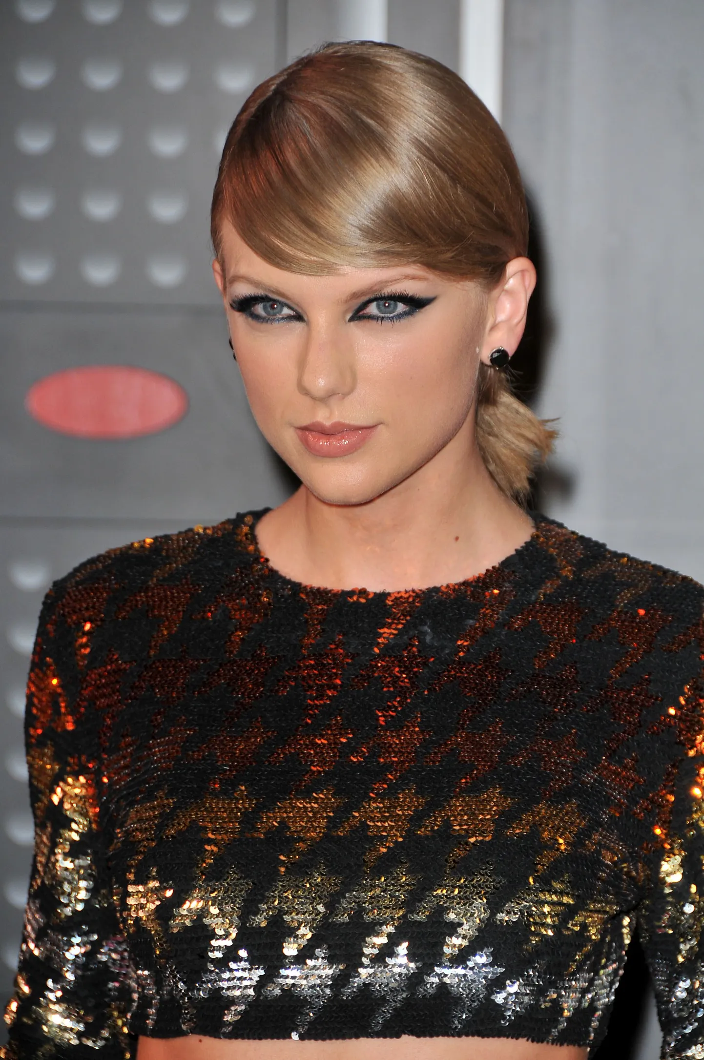 Taylor Swift arrives at the 2015 MTV Video Music Awards held at Microsoft Theater in Los Angeles, CA on August 30, 2015. Photo by: Sthanlee B. Mirador  *** Please Use Credit from Credit Field ***