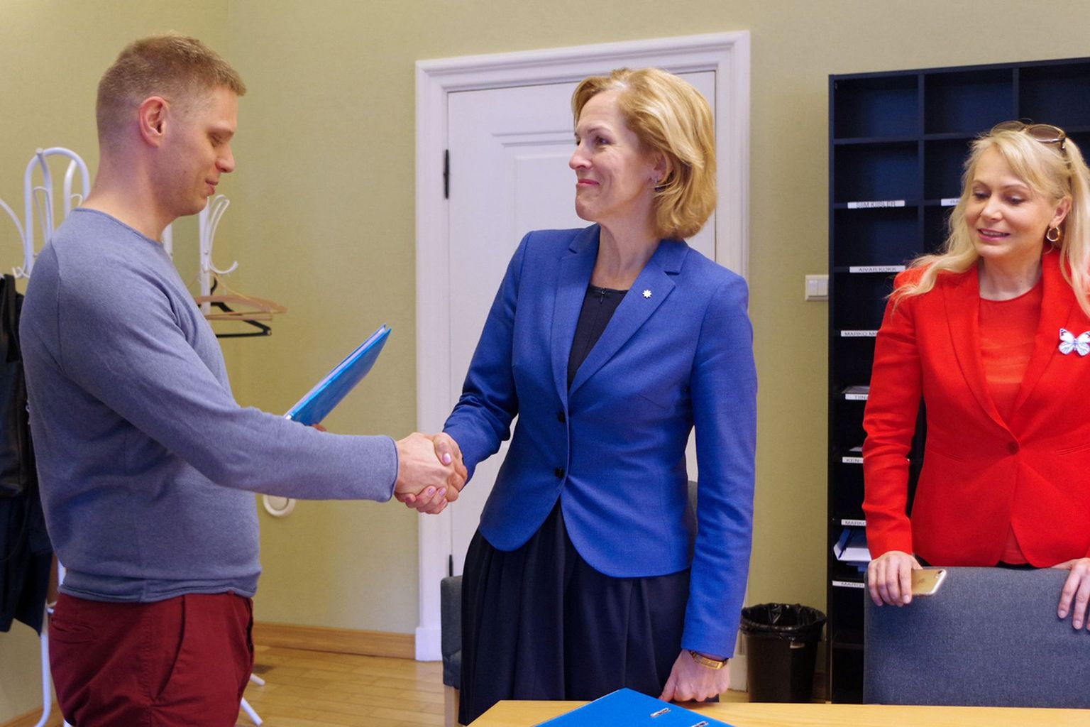 Kaia Iva esitas täna oma kandideerimisdokumendid.