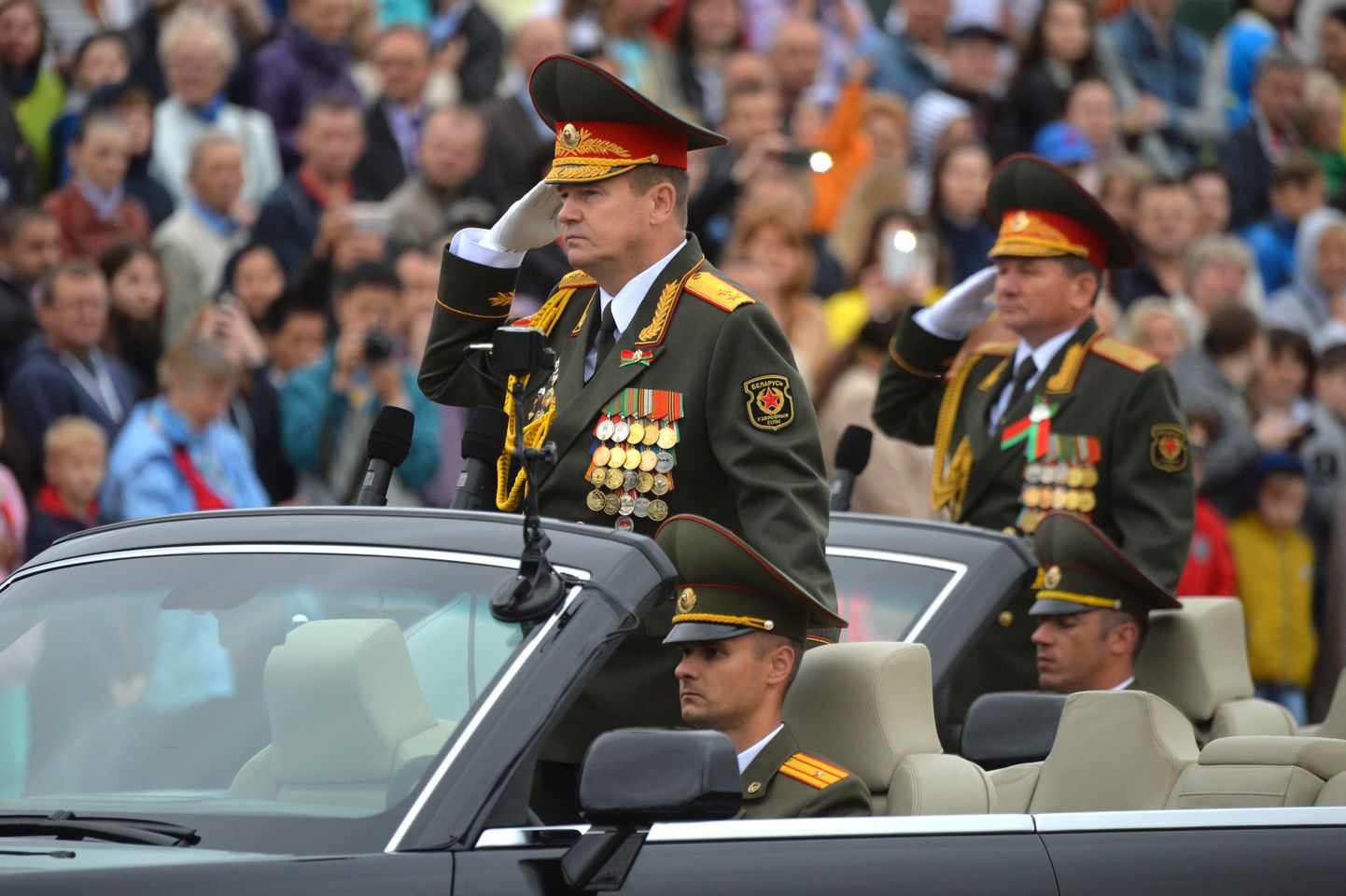 Kaitseminister Andrei Ravkav 2017. aasta juulis Valgevene iseseisvuspäeva sõjaväeparaadil.