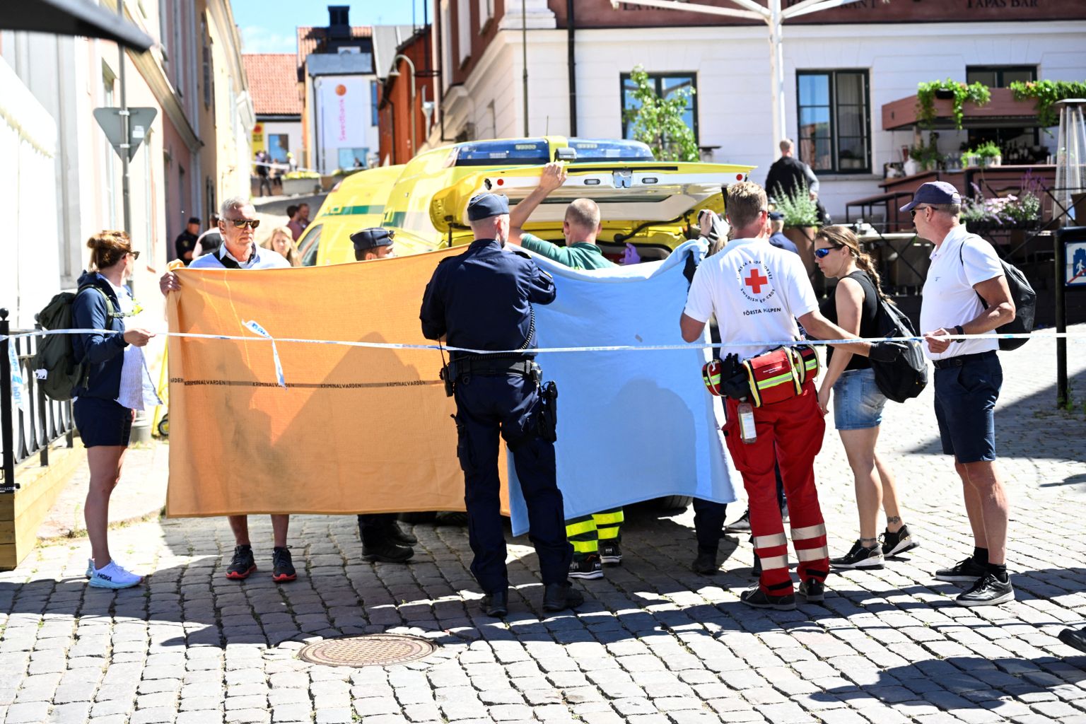 Rootsis Ojamaal Visbys pussitati 6. juulil 2022 naist. Parameedikud üritasid naise elu päästa ja ta viidi Visby haiglasse, kuid vigastused olid nii rasked, et ta suri