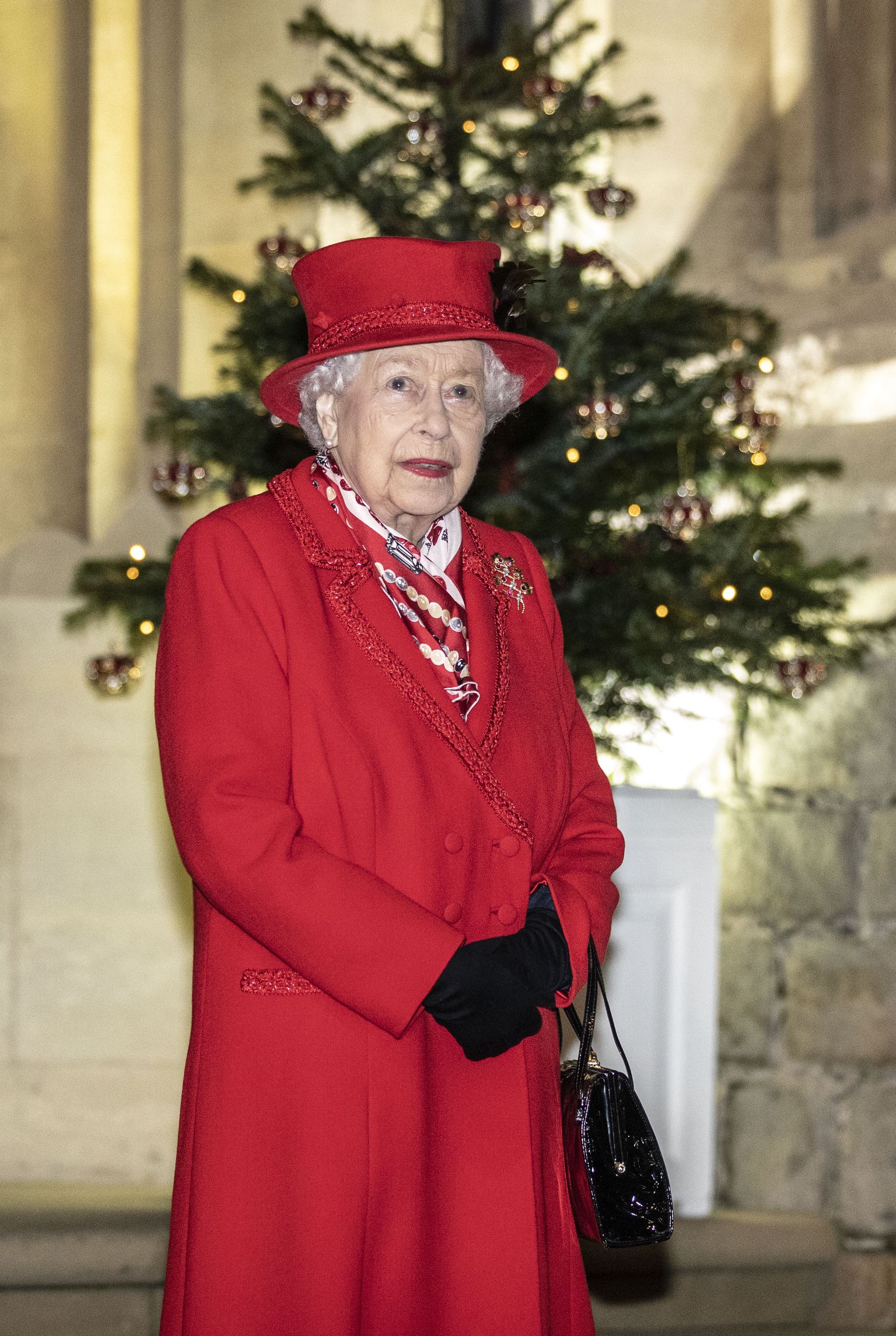 Kuninganna Elizabeth II käesoleva aasta 8. detsembril Windsori lossi ees.