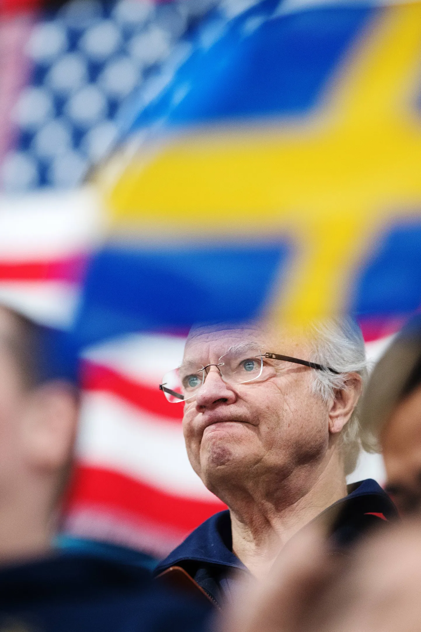 Carl XVI Gustaf käis kahel järjestikkusel curlingufinaalil. Eile jäid tema mehed USAle alla, täna aga alistasid rootslannad Lõuna-Korea koondise.